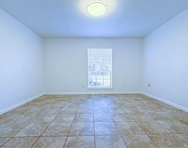 9201 Clarewood Drive - Photo Thumbnail 11
