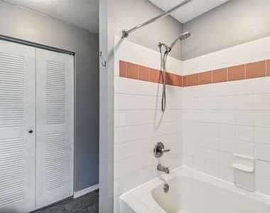 10462 White Lake Court - Photo Thumbnail 20