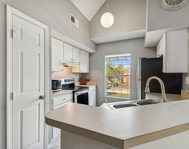 10462 White Lake Court - Photo Thumbnail 14