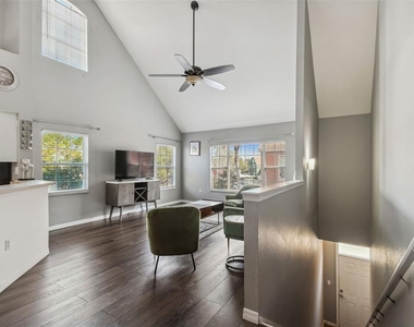 10462 White Lake Court - Photo Thumbnail 2
