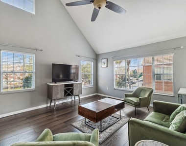 10462 White Lake Court - Photo Thumbnail 6
