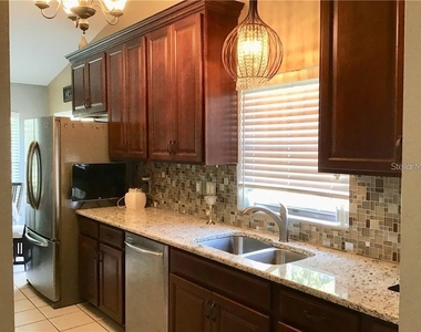3662 Chatham Drive - Photo Thumbnail 5