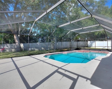 3662 Chatham Drive - Photo Thumbnail 9