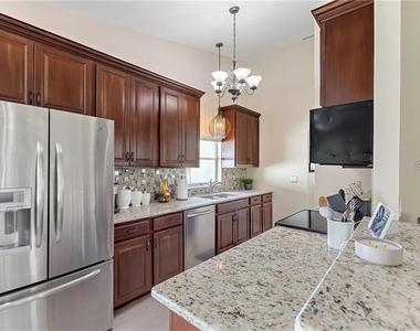 3662 Chatham Drive - Photo Thumbnail 2