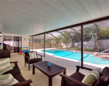 3662 Chatham Drive - Photo Thumbnail 11