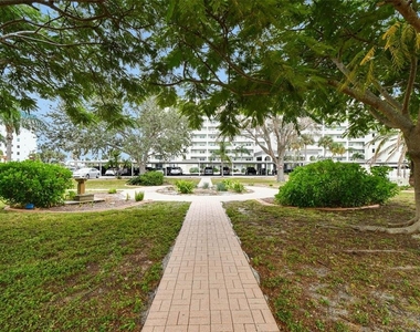 8 Glencoe Place - Photo Thumbnail 49