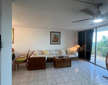 4745 Isla Verde Avenue - Photo Thumbnail 2