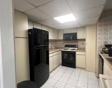 4745 Isla Verde Avenue - Photo Thumbnail 5