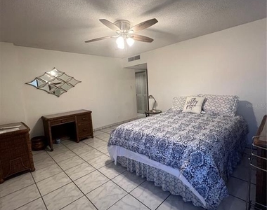 4745 Isla Verde Avenue - Photo Thumbnail 13