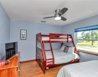 1542 Se Pinwheel Drive - Photo Thumbnail 21