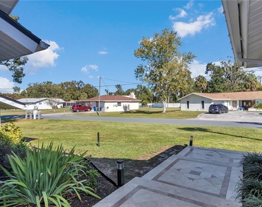 1542 Se Pinwheel Drive - Photo Thumbnail 42