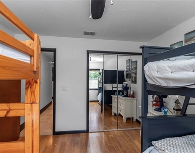 1542 Se Pinwheel Drive - Photo Thumbnail 16