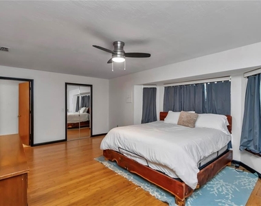 1542 Se Pinwheel Drive - Photo Thumbnail 29