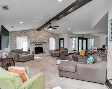 1542 Se Pinwheel Drive - Photo Thumbnail 37