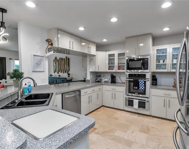 1542 Se Pinwheel Drive - Photo Thumbnail 31