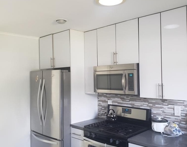 240 Castlewall Avenue - Photo Thumbnail 2