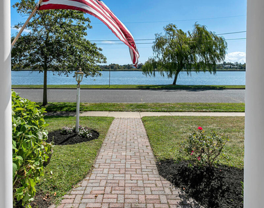 306 Ocean Road - Photo Thumbnail 3