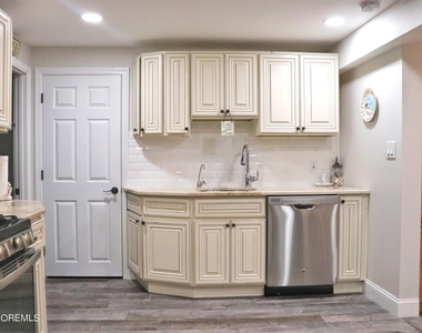 116 E Kupper Drive - Photo Thumbnail 2