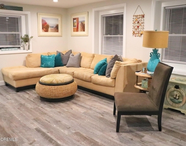 116 E Kupper Drive - Photo Thumbnail 6