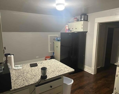 1103 E Moore Avenue - Photo Thumbnail 8
