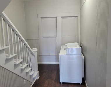 1103 E Moore Avenue - Photo Thumbnail 4