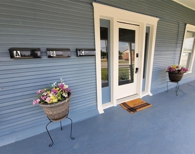 1103 E Moore Avenue - Photo Thumbnail 1