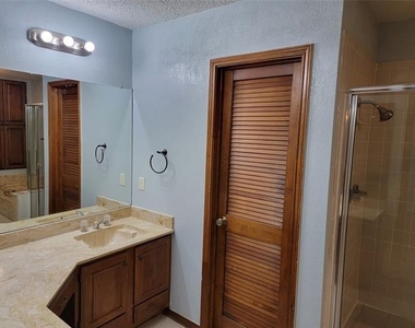 1104 Horizon Trail - Photo Thumbnail 15