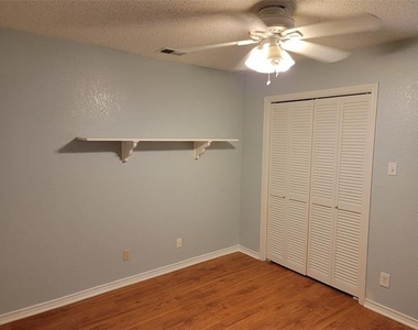 1104 Horizon Trail - Photo Thumbnail 14