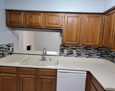 1104 Horizon Trail - Photo Thumbnail 6