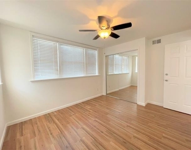 2309 Wesley Street - Photo Thumbnail 13