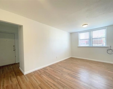 2309 Wesley Street - Photo Thumbnail 8