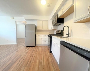 2309 Wesley Street - Photo Thumbnail 5