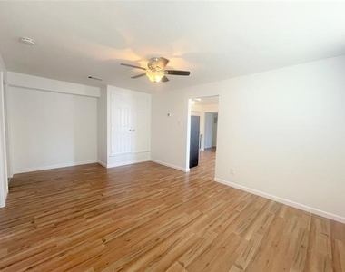 2309 Wesley Street - Photo Thumbnail 10