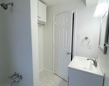 2309 Wesley Street - Photo Thumbnail 17