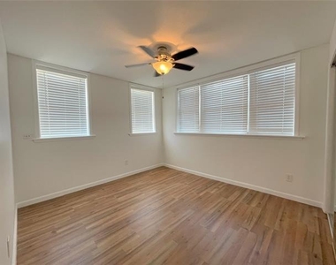 2309 Wesley Street - Photo Thumbnail 12