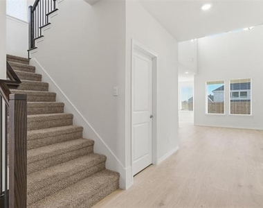 115 Sophie Drive - Photo Thumbnail 1