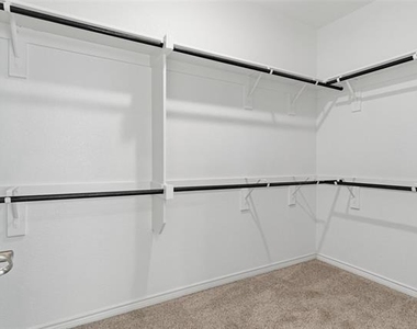 115 Sophie Drive - Photo Thumbnail 8