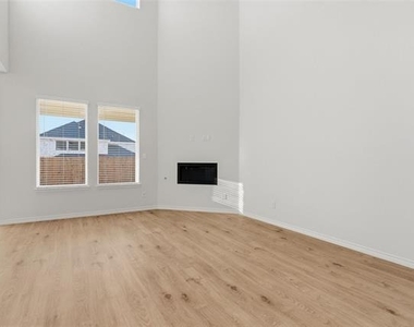 115 Sophie Drive - Photo Thumbnail 2