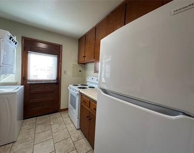 500 Stinson Street - Photo Thumbnail 5