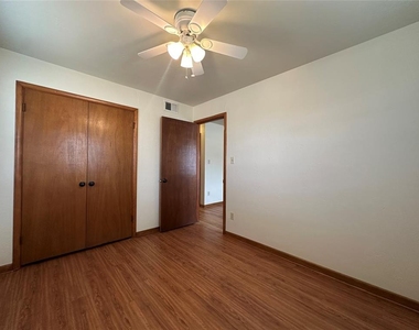 500 Stinson Street - Photo Thumbnail 8