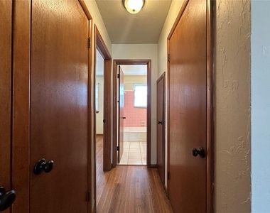 500 Stinson Street - Photo Thumbnail 9