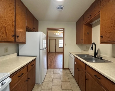 500 Stinson Street - Photo Thumbnail 6