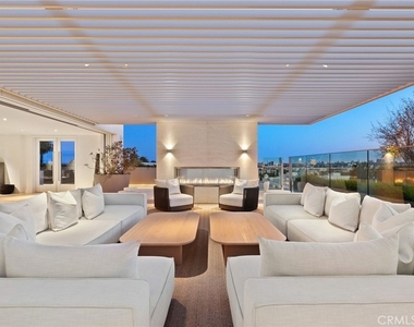 9200 Wilshire - Photo Thumbnail 5