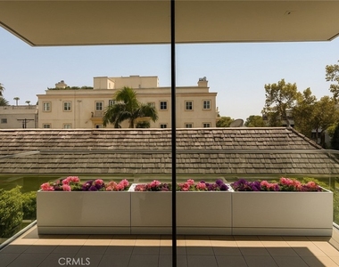 9200 Wilshire - Photo Thumbnail 13