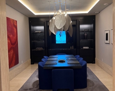 9200 Wilshire - Photo Thumbnail 7