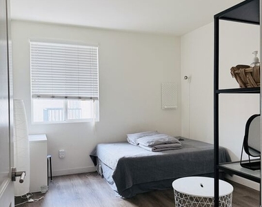 360 W Avenue 26 - Photo Thumbnail 7