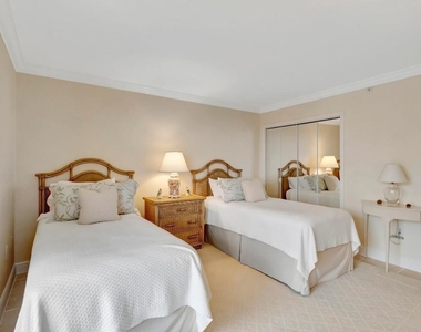 400 Beach Road - Photo Thumbnail 29
