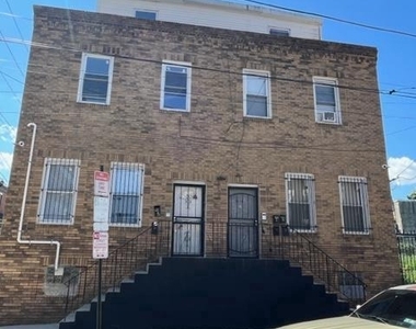 1414 W Tioga Street - Photo Thumbnail 7