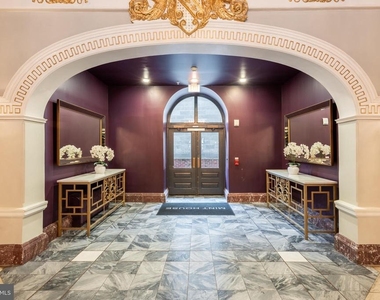 699 N Broad Street - Photo Thumbnail 5
