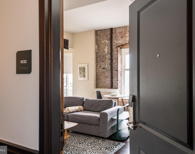 699 N Broad Street - Photo Thumbnail 13